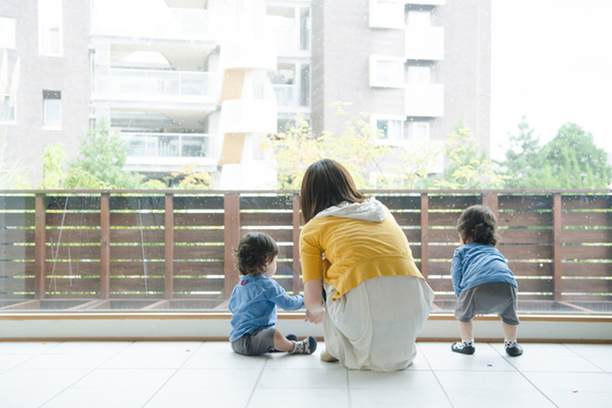 先輩ママに聞く 子育てのよろこびが2倍になる 0 1歳の双子育児のコツ ママライフを たのしく かしこく Mamaco With