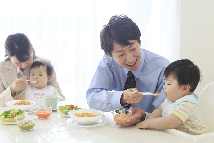 先輩ママに聞く 子育てのよろこびが2倍になる 0 1歳の双子育児のコツ ママライフを たのしく かしこく Mamaco With