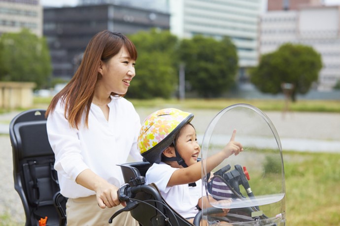 子どもの自転車用ヘルメット着用はいつまで ママライフを たのしく かしこく Mamaco With