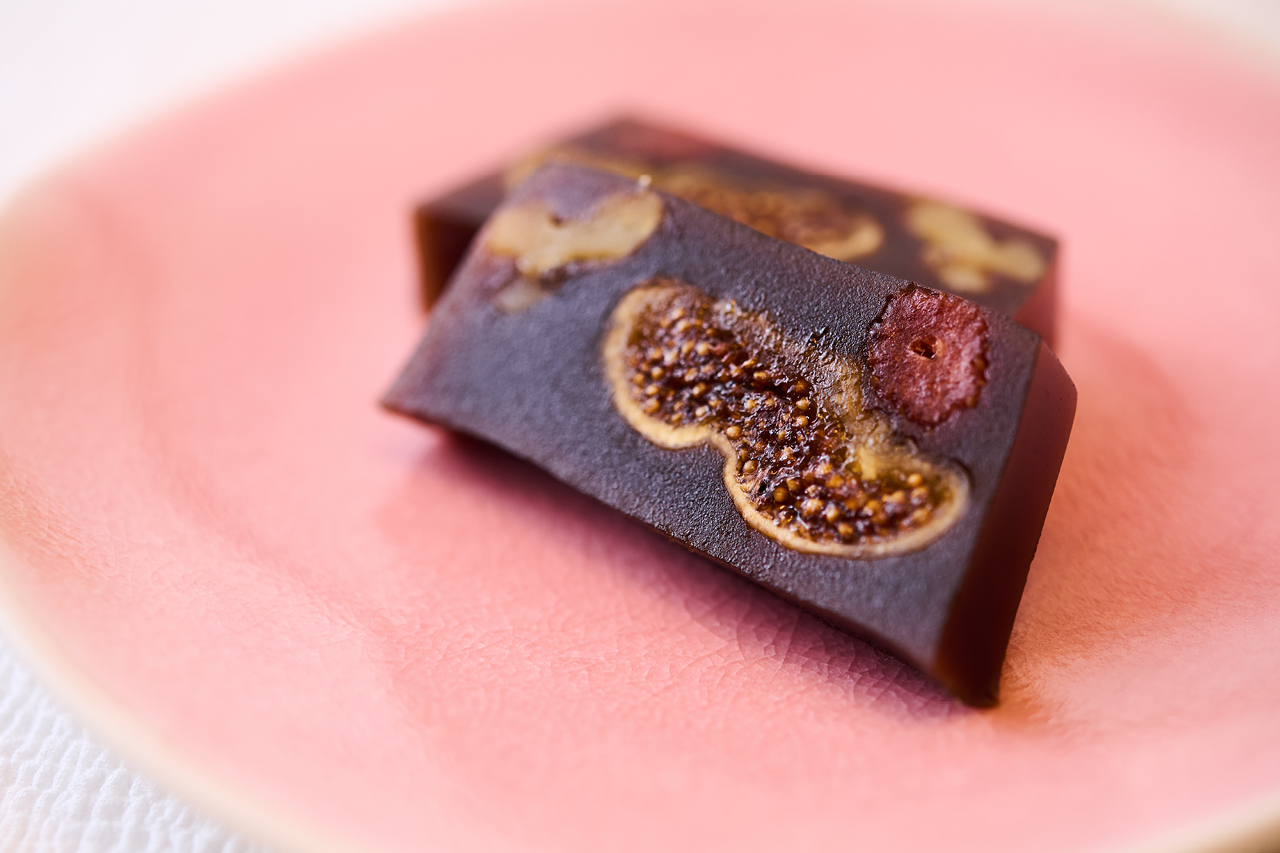 職人の技と感性が生みだす珠玉の味わい。〈wagashi asobi〉の「ドライフルーツの羊羹」の魅力とは？