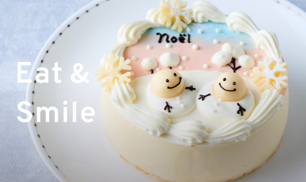 〈Eat & Smile〉とけちゃった雪だるまの雪景色ケーキ<br>人気モチーフをクリスマスケーキにも。みんなを笑顔にする、小さなカフェからの贈り物。