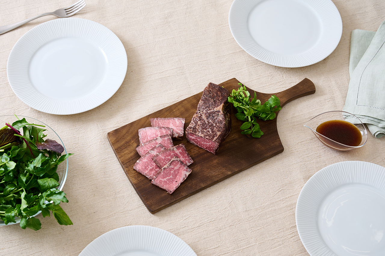 丁寧に育てられた神戸ビーフで作る、〈肉料理 樹〉のローストビーフは絶品！【試食会座談会も開催】