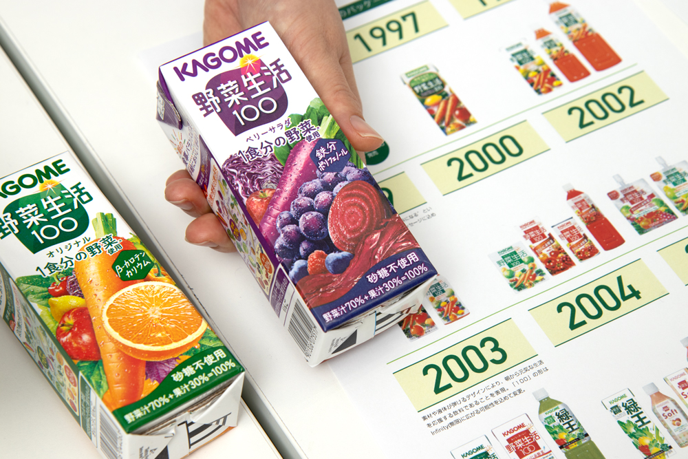 30周年を迎える〈野菜生活100〉変遷を振り返る！時代とともに進化する野菜飲料をお中元ギフトに。