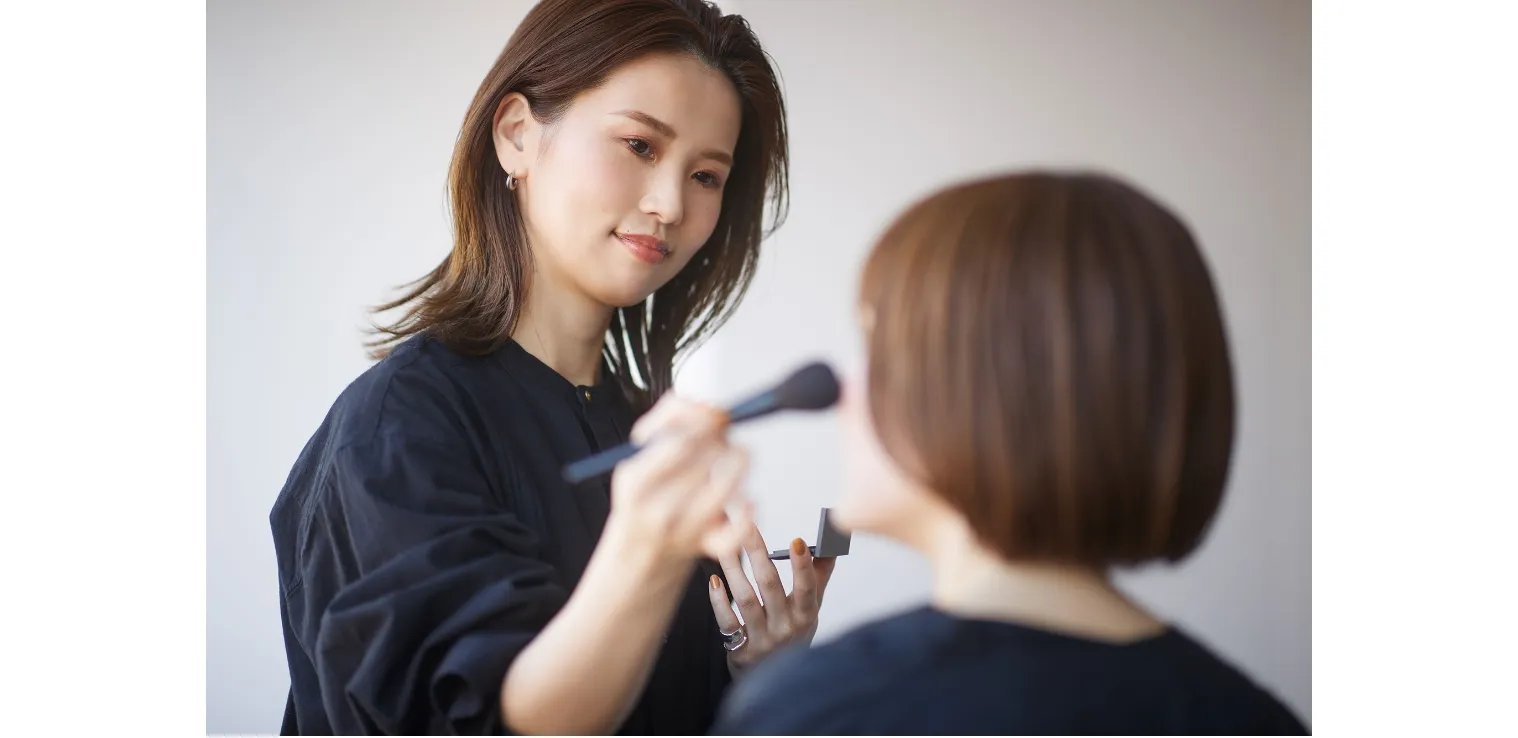 THREEメイクアップスペシャリスト