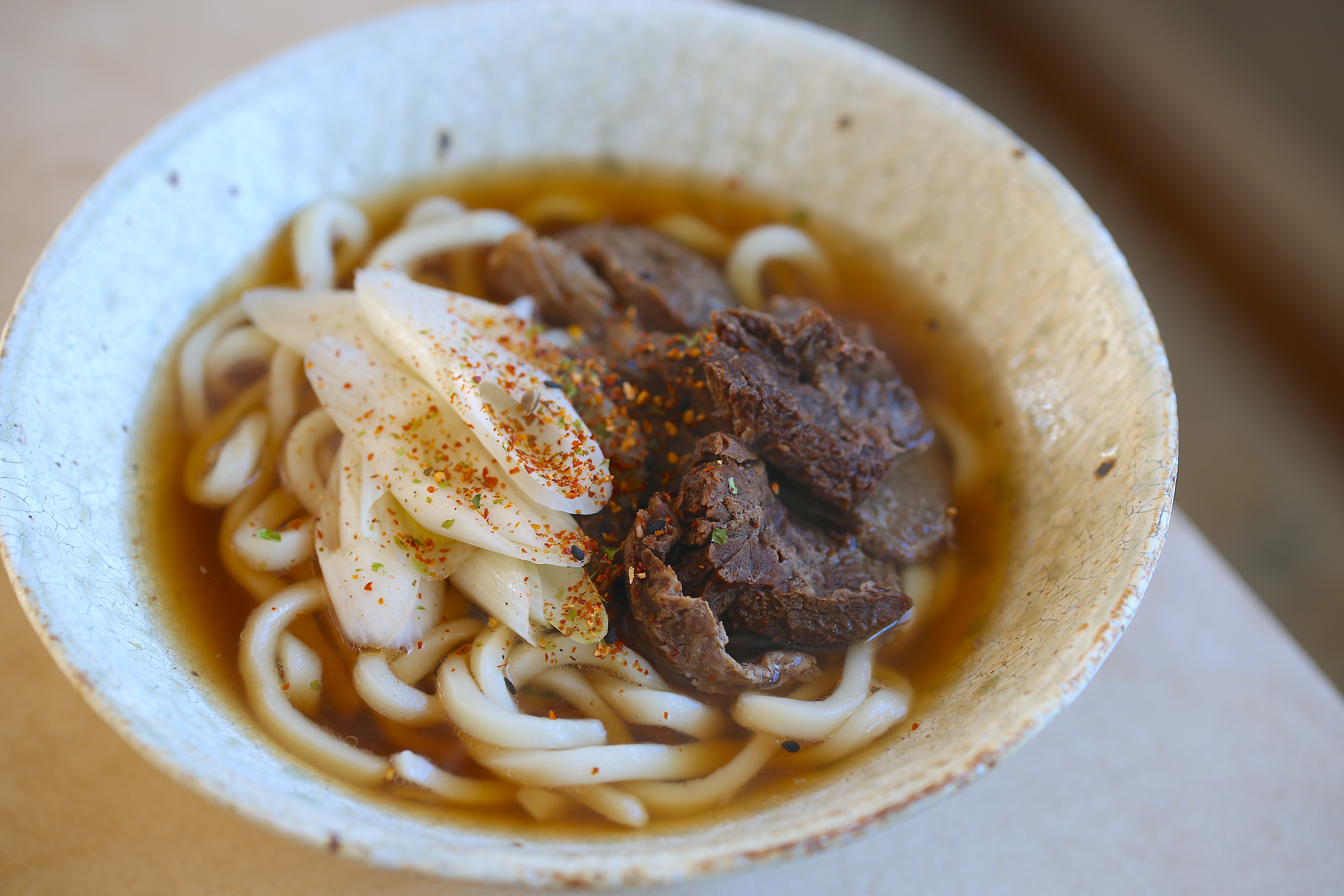 牛しぐれとネギの煮込みうどん