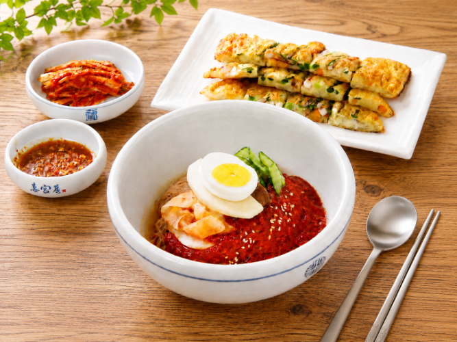 ビビン冷麺（小）・パチヂミ（小）セット（白菜キムチ付）

