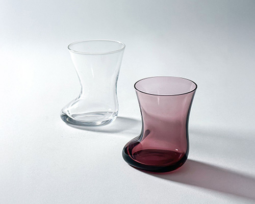  ブーツ ミニグラス（クリアー・ワインレッド）