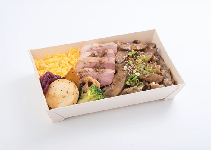 牛しぐれと山椒鴨の三色弁当