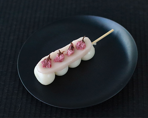 和菓子　楚々 桜あん だんご
