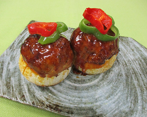 〈ゑびすダイコク〉 鹿児島産黒豚と淡路島産たまねぎの肉詰め カレー味