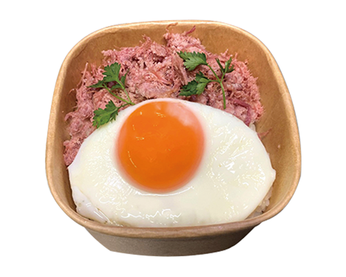 〈千駄木腰塚〉 目玉焼きコンビーフ丼