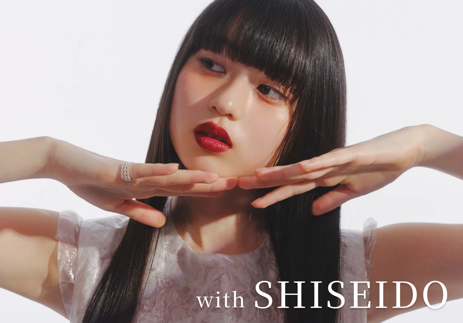 黒髪メイクでセンシュアルな印象美を with SHISEIDO