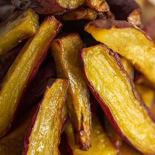 熟成さつまいもの自然な甘みと、しっとりやわらかな食感を楽しめる生ほしいも。