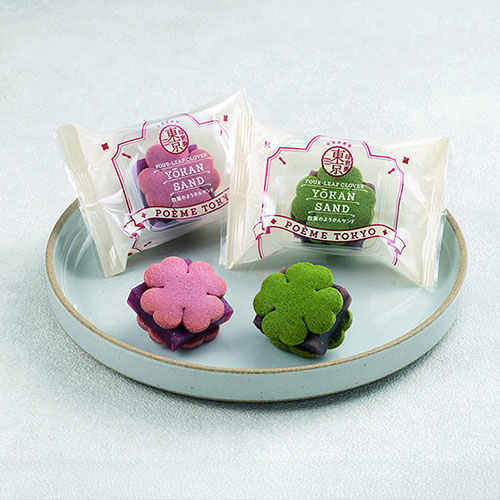 四葉の形のしっとり柔らかいサブレで、濃厚な甘さとプチプチした食感が楽しめるようかんをサンドしました。