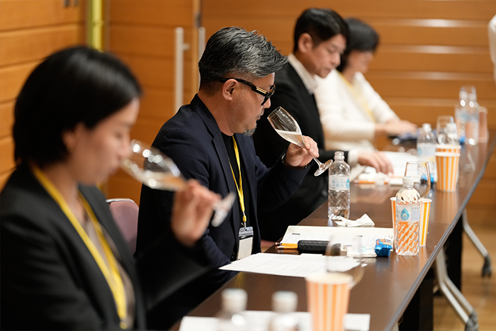 ワイングラスで飲む日本酒アワード　イメージ01