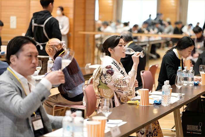 ワイングラスで飲む日本酒アワード　イメージ02