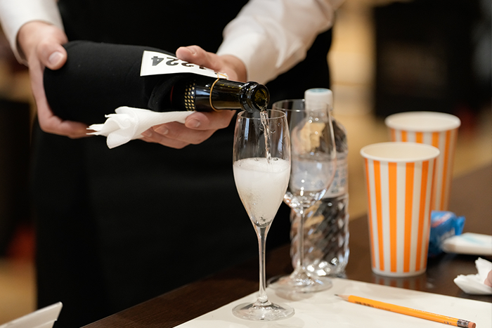 ワイングラスで飲む日本酒アワード　イメージ04