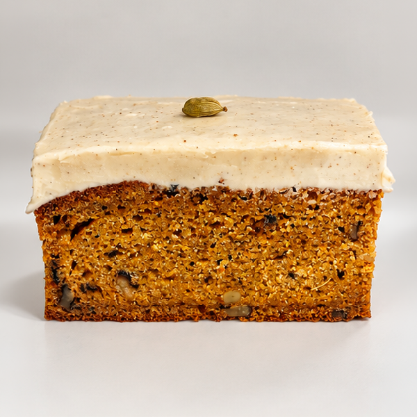CARDAMOM CARROT CAKE IN BOX<br><small>カルダモンキャロットケーキ箱</small>