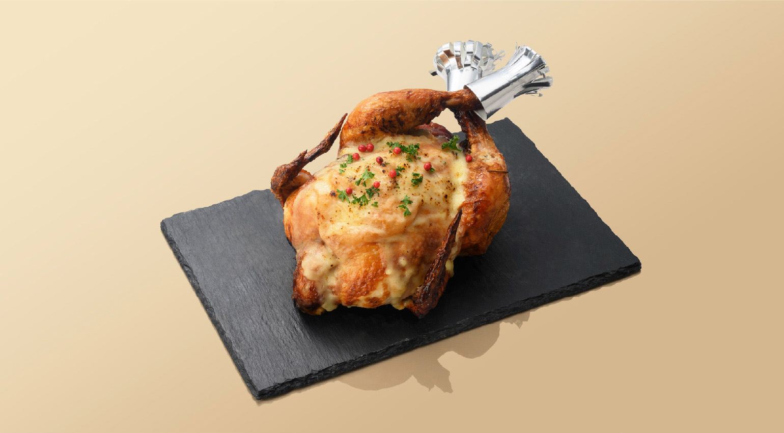麹&ハーブの丸鶏ロースト 焦がしリッチチーズソース仕立て