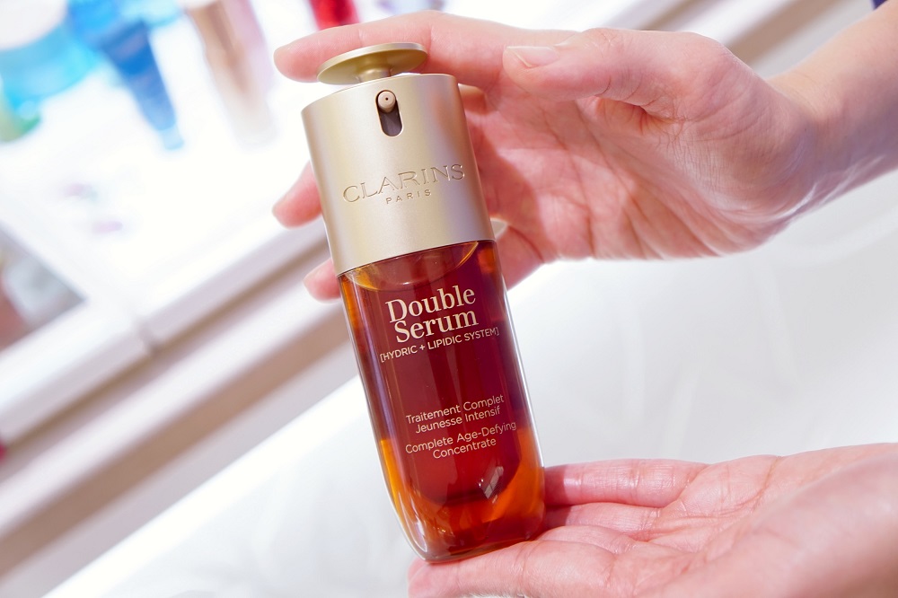 ～香りを楽しみながらの「自分ケア」に。〈CLARINS (クラランス)〉の「ダブル セーラム ADC」をおすすめ！～