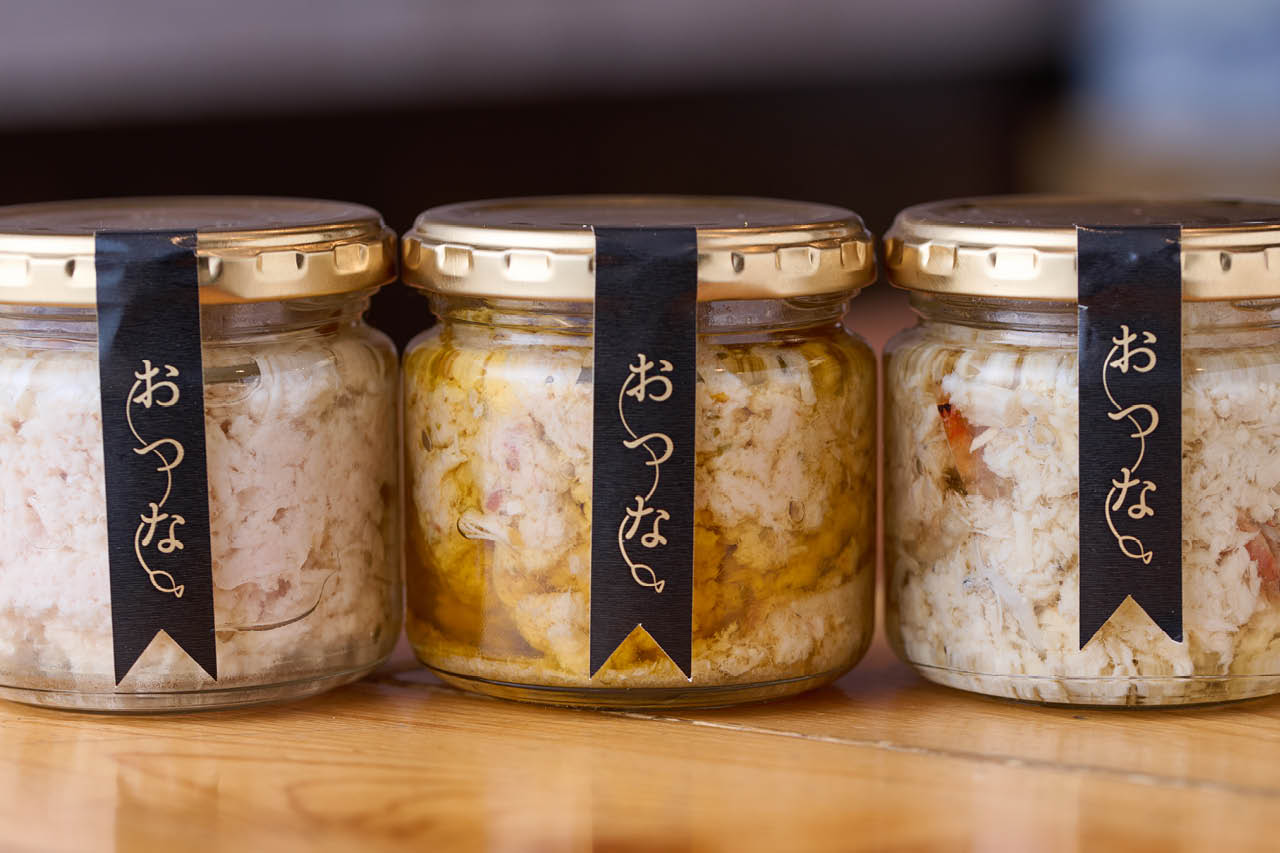 自家製ツナ専門店〈おつな〉のツナ3種セットは、「たいせツナ」人とのより深い「ツナがり」を生む、ちょっと「とくべツナ」贈り物。
